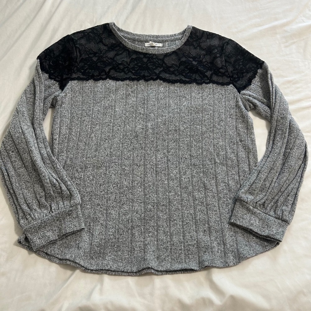Maurices Women Gray Ribbed Knit Lace Shoulder Long Sleeve Top Medium